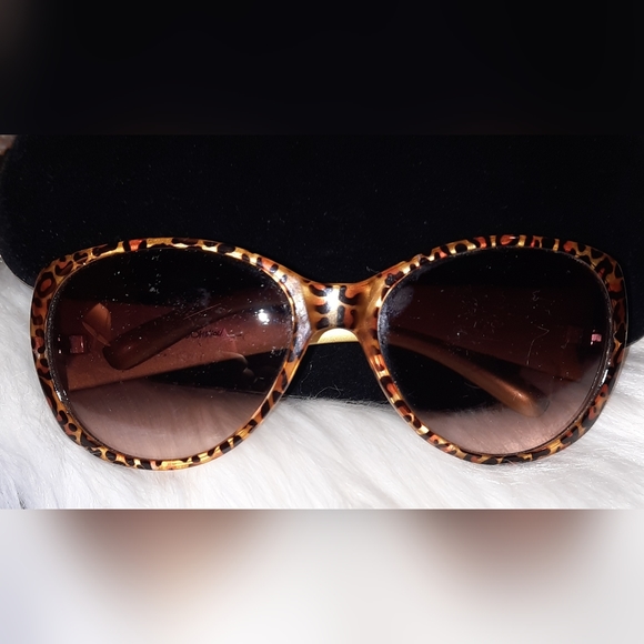 Betsey Johnson Accessories - Betsey Johnson animal print sunglasses